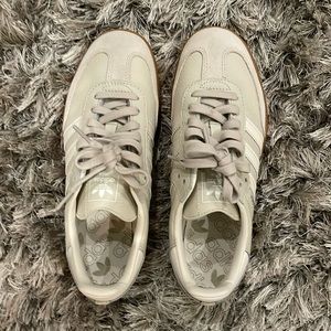 Adidas Samba OG shoes in beige size US mens 7 / womens 8 (see details on size)